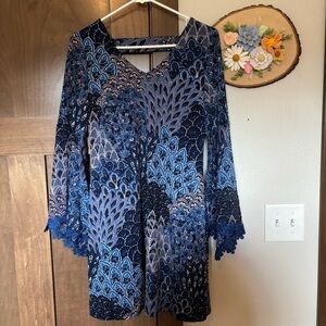 Westport 1962 Paisley Shift Dress Size XS Petite Blue Pink with Flare Sleeves